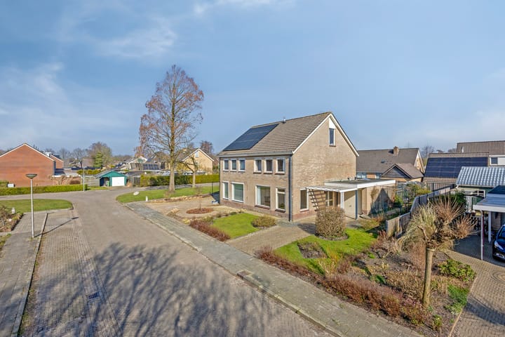 Photo 28 of Laweistraat 4