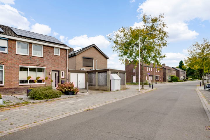 Foto 30 van Julianalaan 16