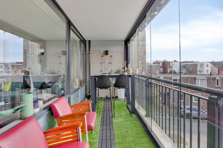 Photo 17 of Theemsstraat 9