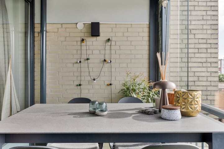 Photo 18 of Theemsstraat 9