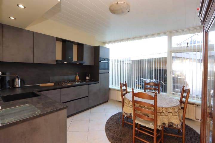 Foto 13 van Koolzaadhof 8