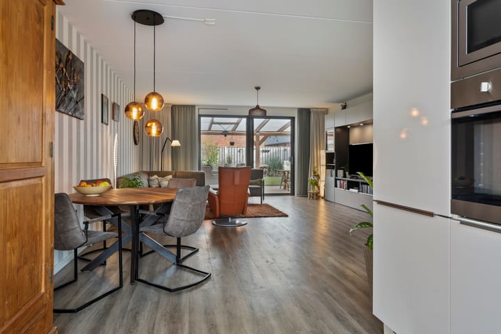 Foto 16 van Van 't Hulstraat 14