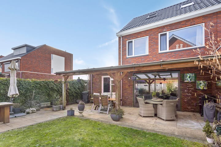 Foto 48 van Van 't Hulstraat 14