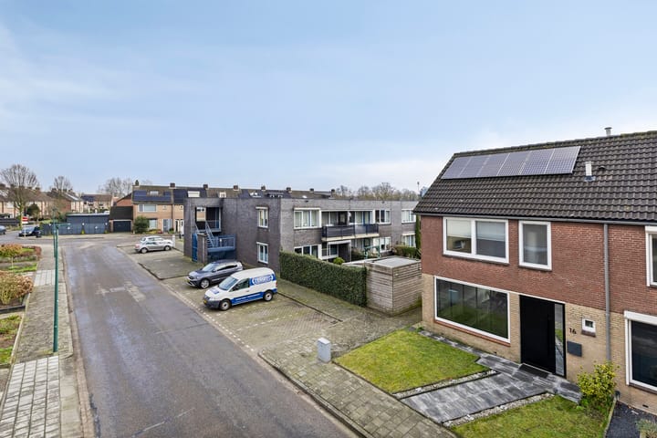 Foto 11 van Azaleastraat 16