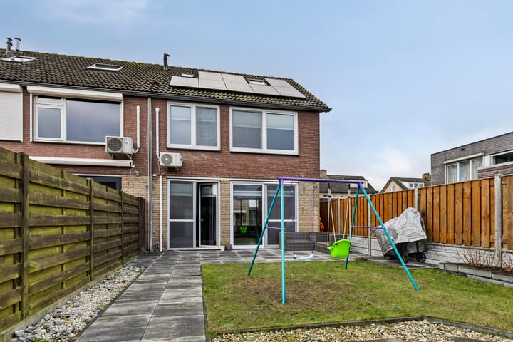 Foto 28 van Azaleastraat 16