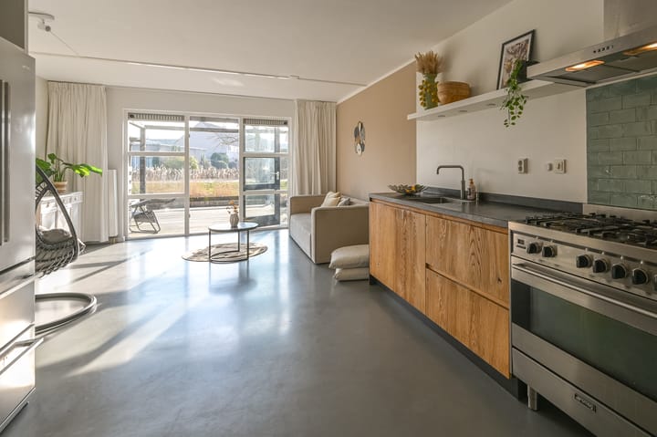 Foto 3 van Betsy Perkstraat 47