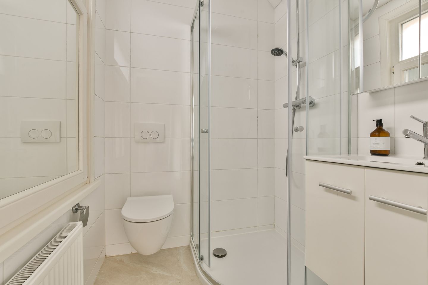 Photo 19 of Aalsmeerweg 83-2