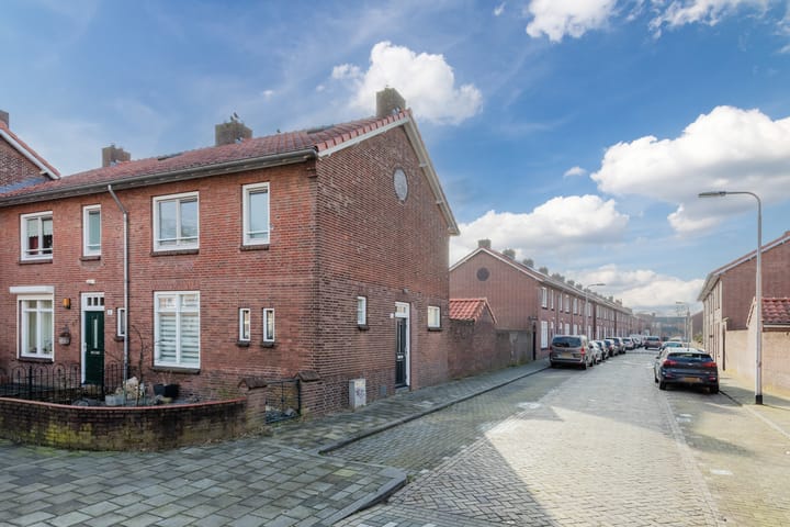 Foto 1 van Outshoornstraat 18