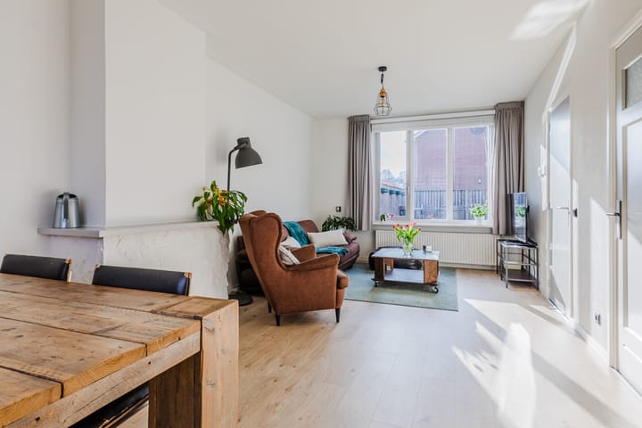 Foto 7 van Outshoornstraat 18