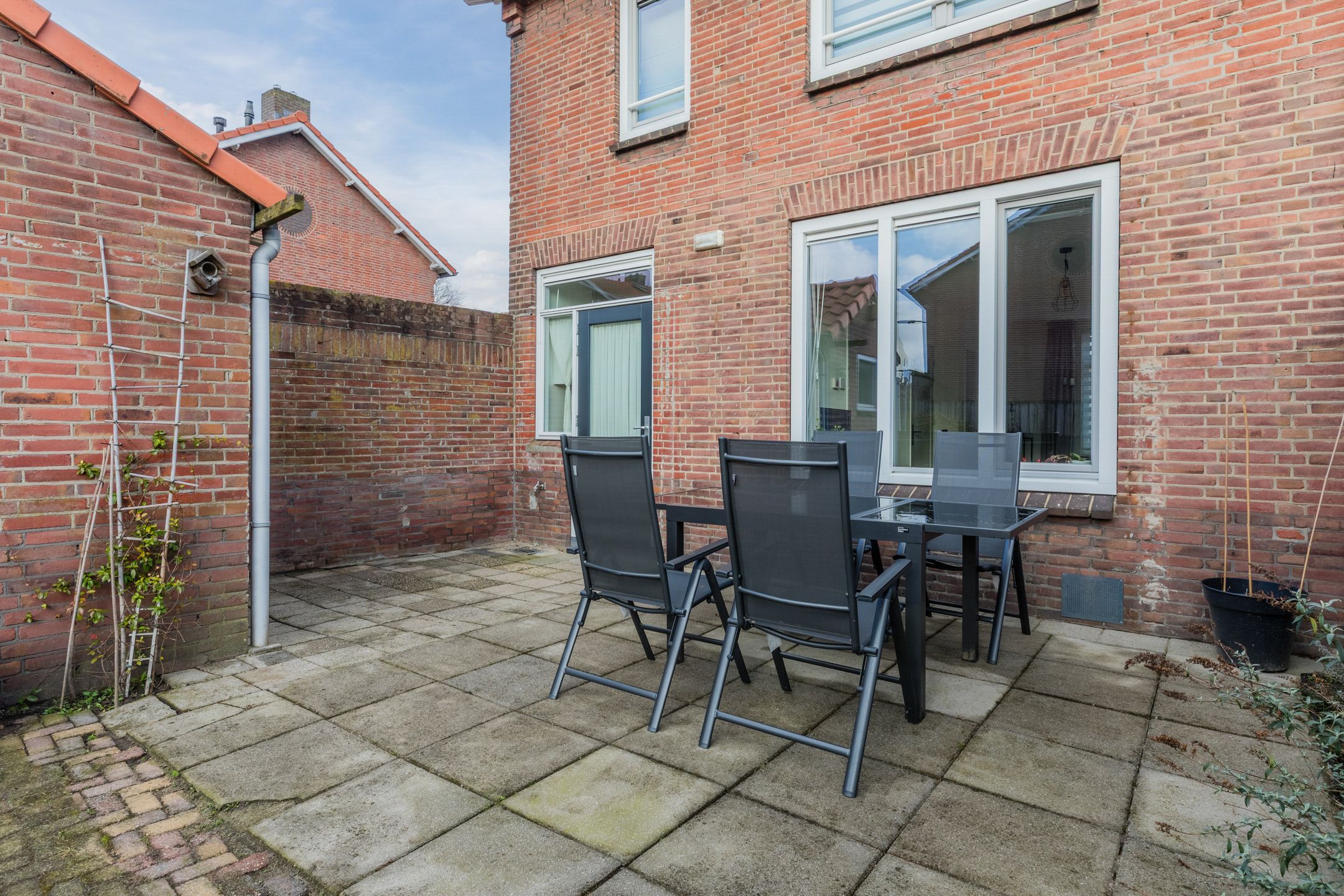 Foto 27 van Outshoornstraat 18