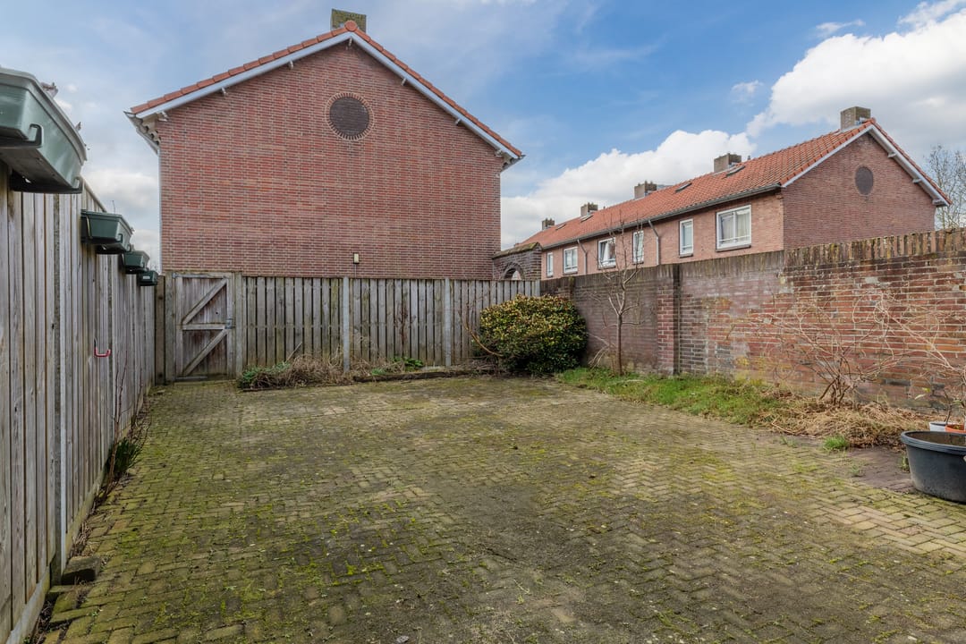 Foto 28 van Outshoornstraat 18