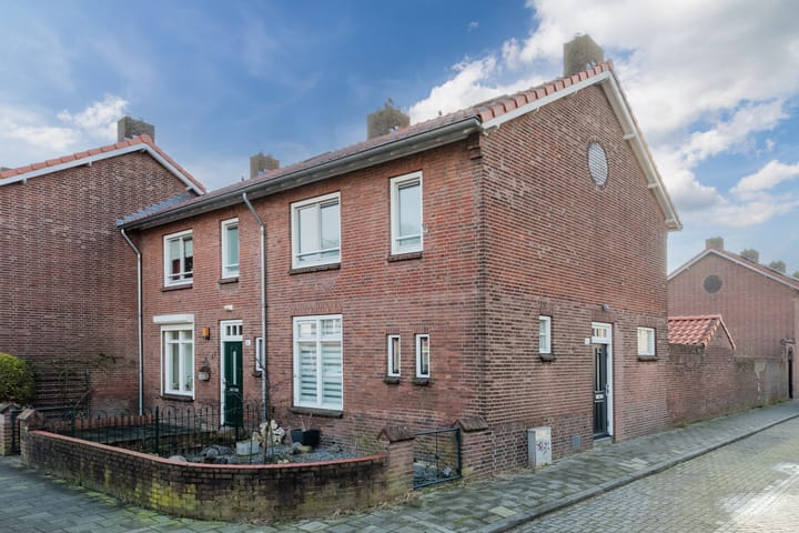 Foto 30 van Outshoornstraat 18