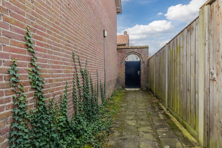 Foto 32 van Outshoornstraat 18