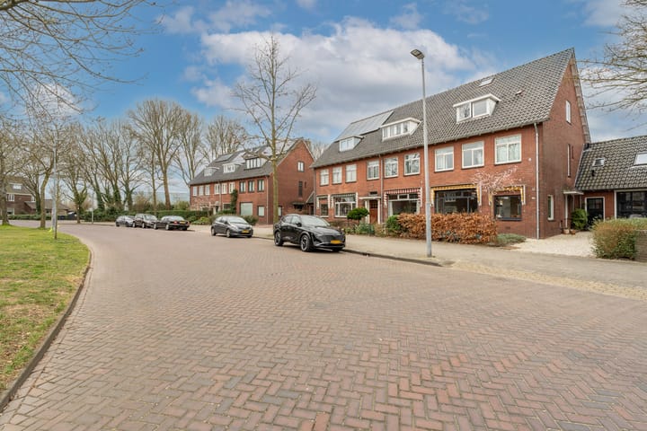 Foto 48 van Van Riebeecklaan 26