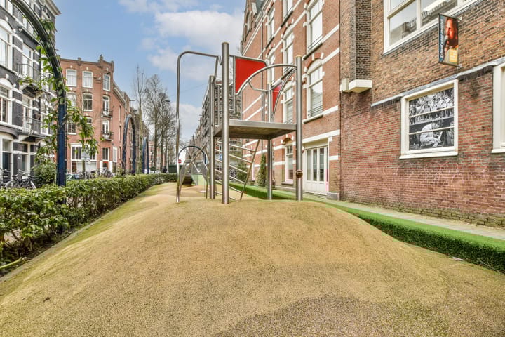 Foto 23 van Alberdingk Thijmstraat 23-2