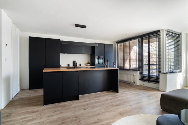 Bekijk foto van Rose-Spoorstraat 27