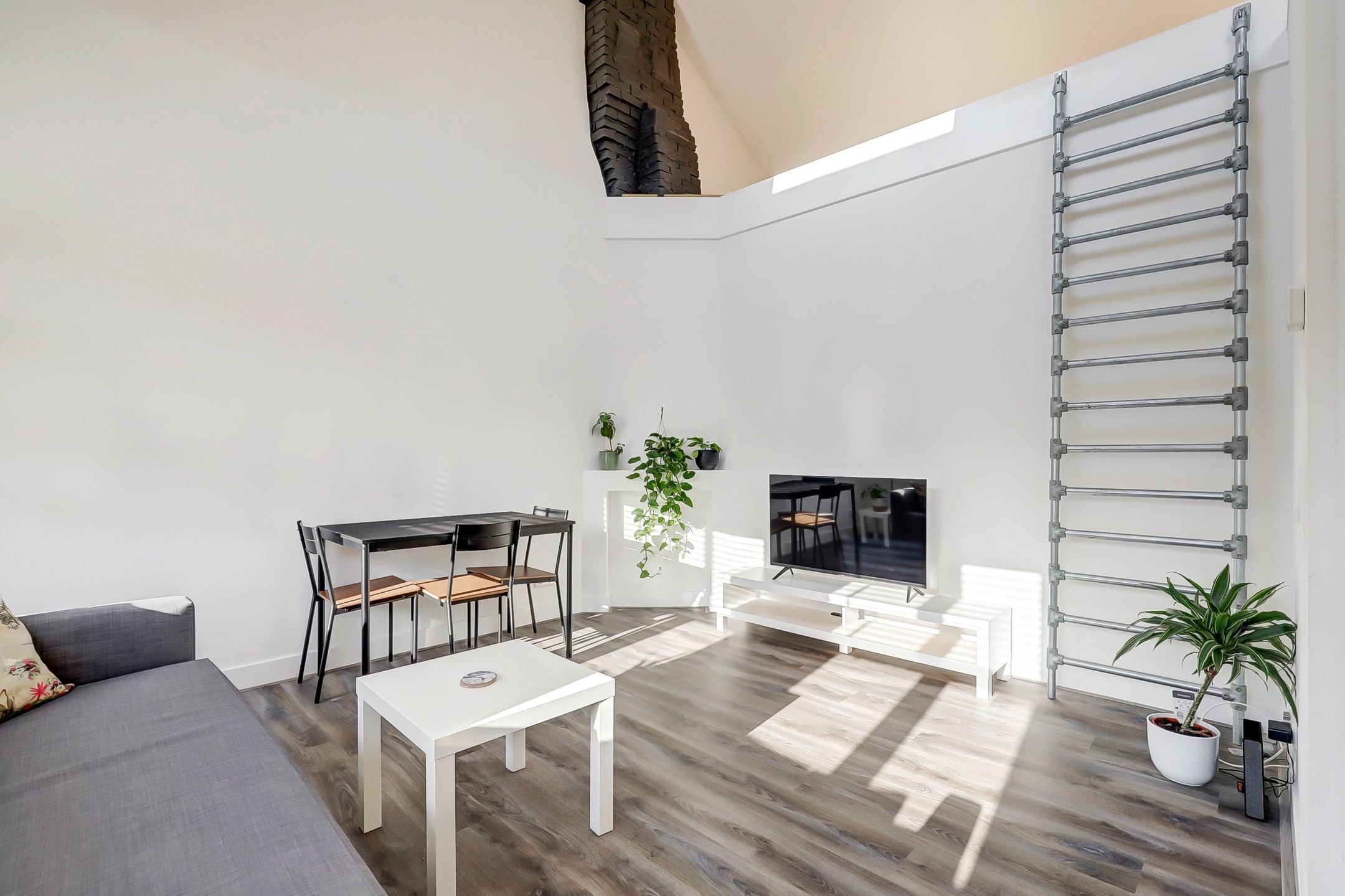 Foto 9 van Dahliastraat 21