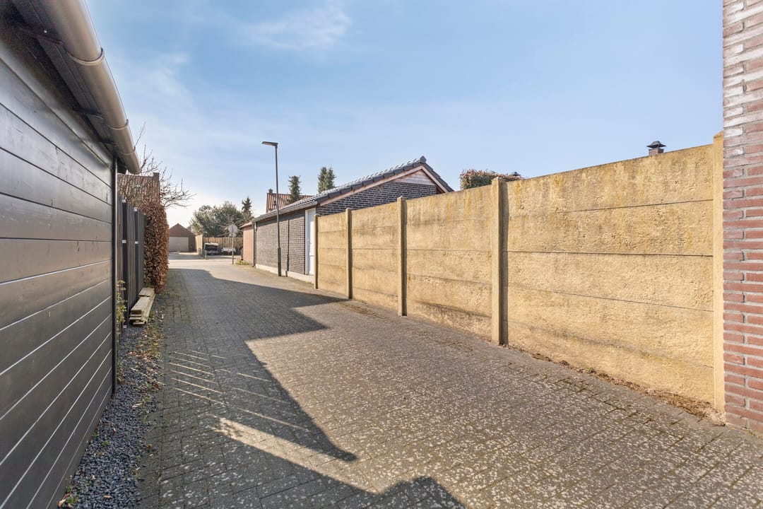 Foto 32 van van der Renneweg 16