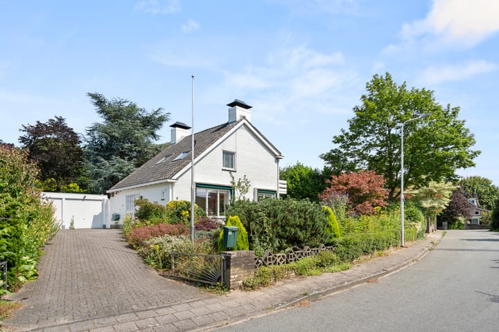 Foto 1 van Onder de Bomen 5-A