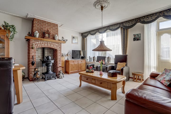 Foto 10 van Van Dubbelmondestraat 4