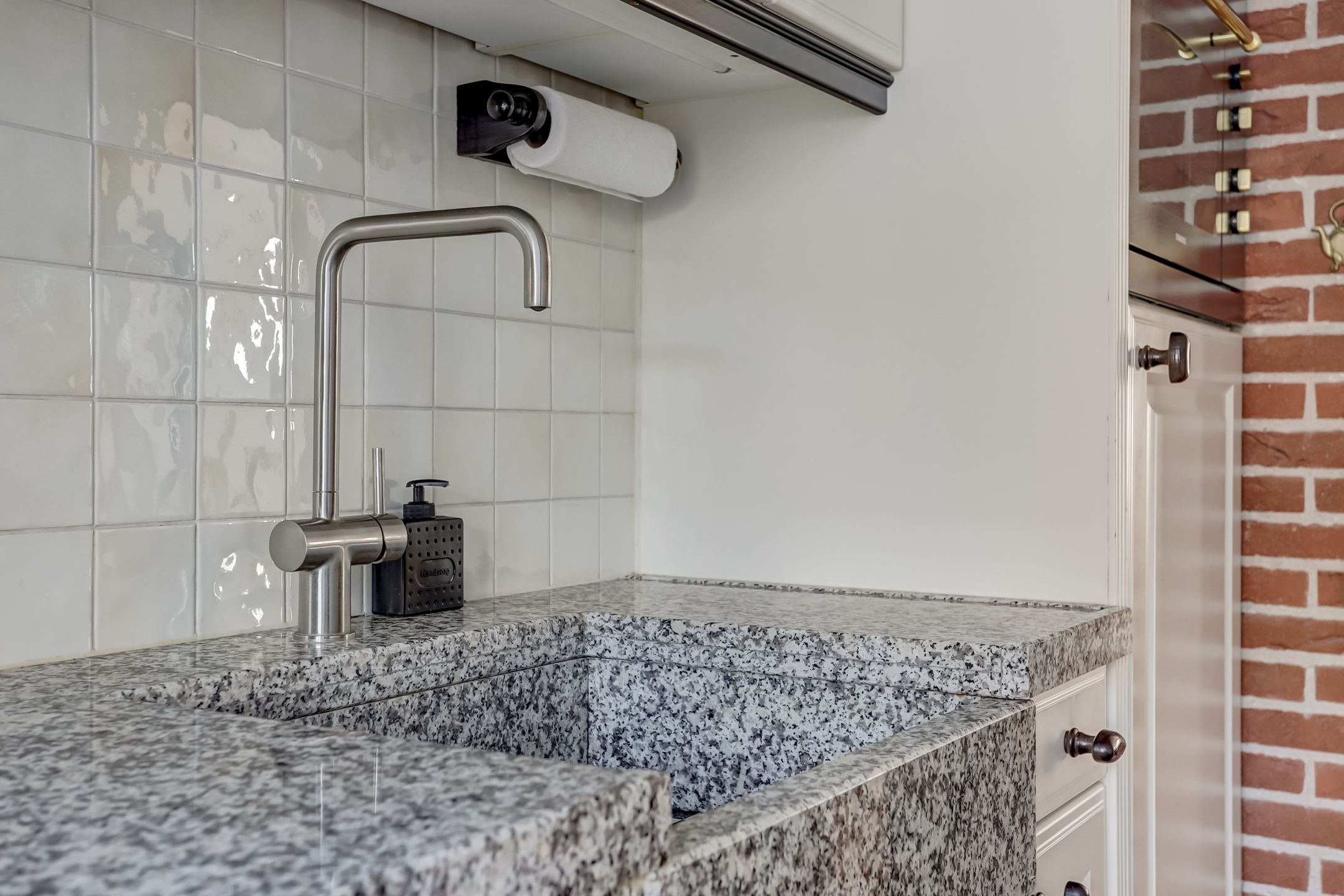 Photo 15 of Van Dubbelmondestraat 4