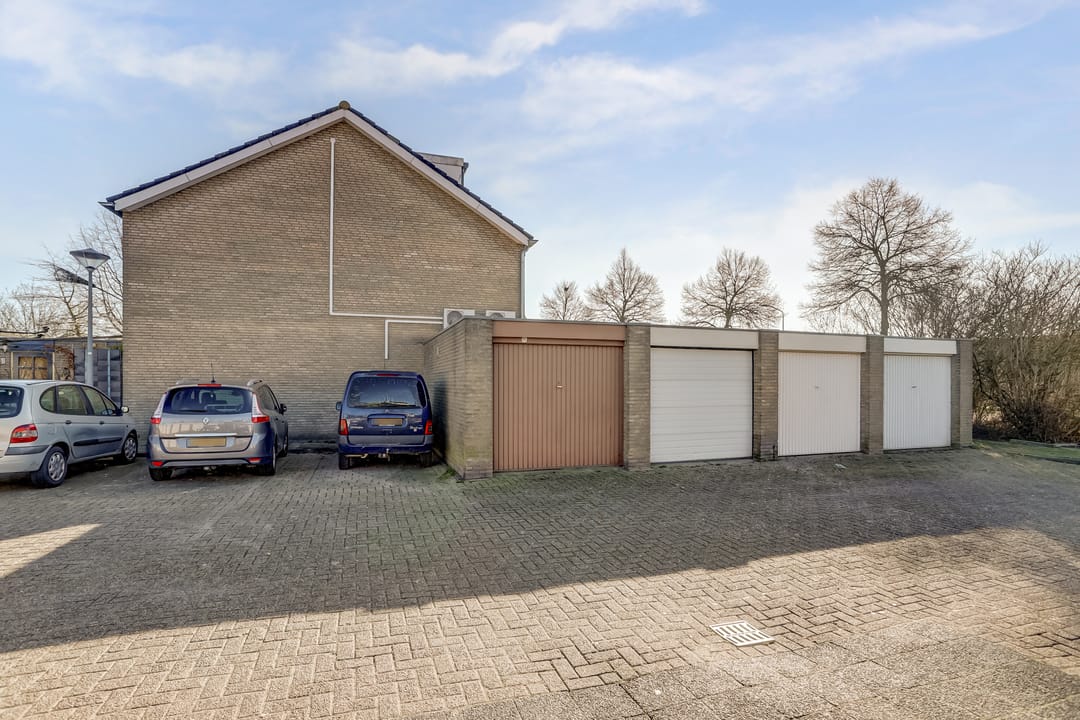 Photo 31 of Van Dubbelmondestraat 4