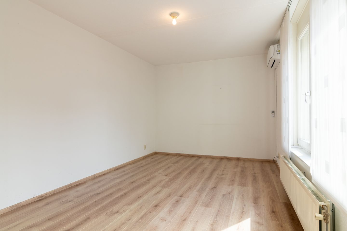 Foto 20 van Johan Hoenplantsoen 28