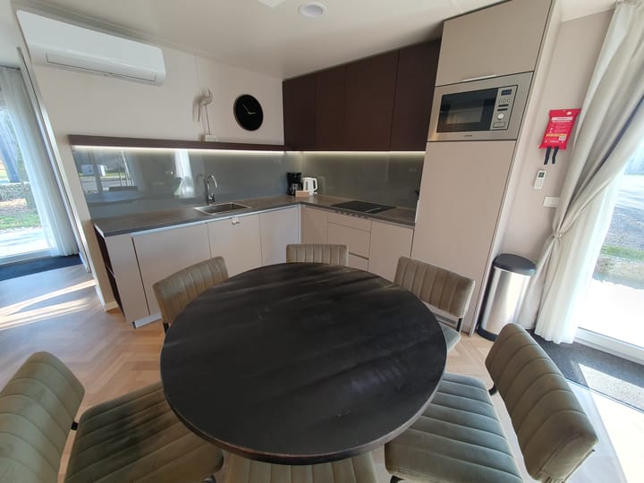 Foto 16 van Rijksweg 6-42