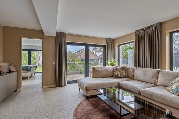 Foto 11 van Heuvel 25