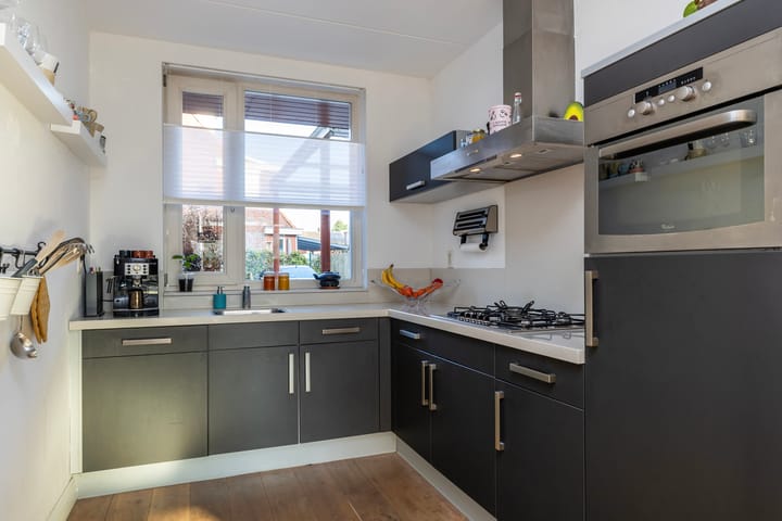 Photo 8 of Crijnssenstraat 29