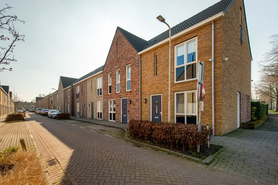 Foto 37 van Titus Brandsmastraat 31