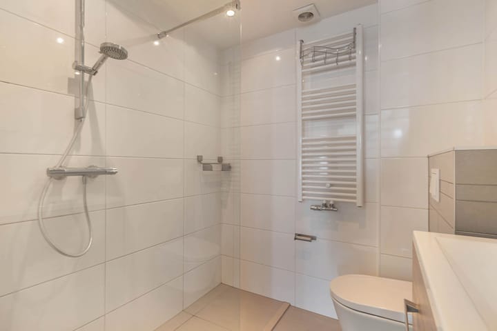 Photo 29 of De Finne 12