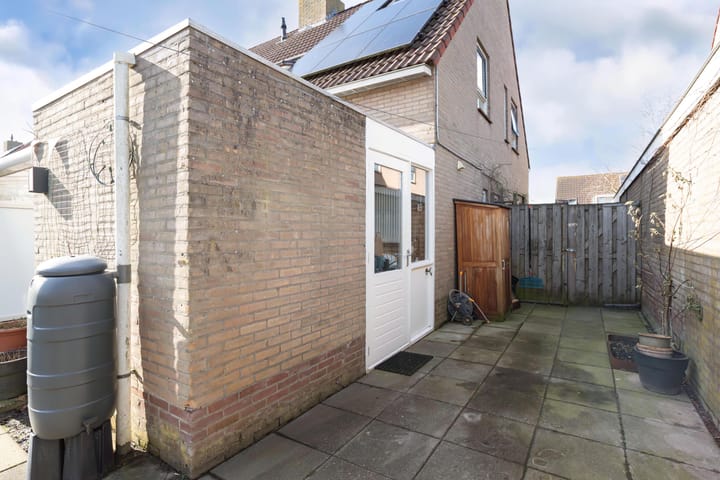 Photo 42 of De Finne 12