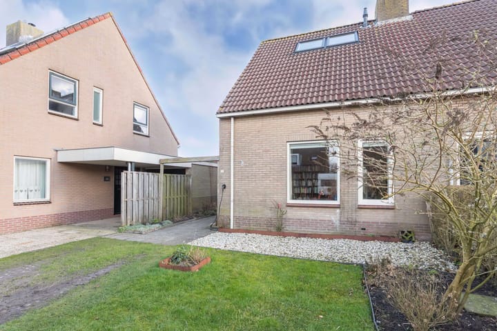 Photo 49 of De Finne 12