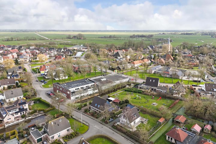 Photo 51 of De Finne 12