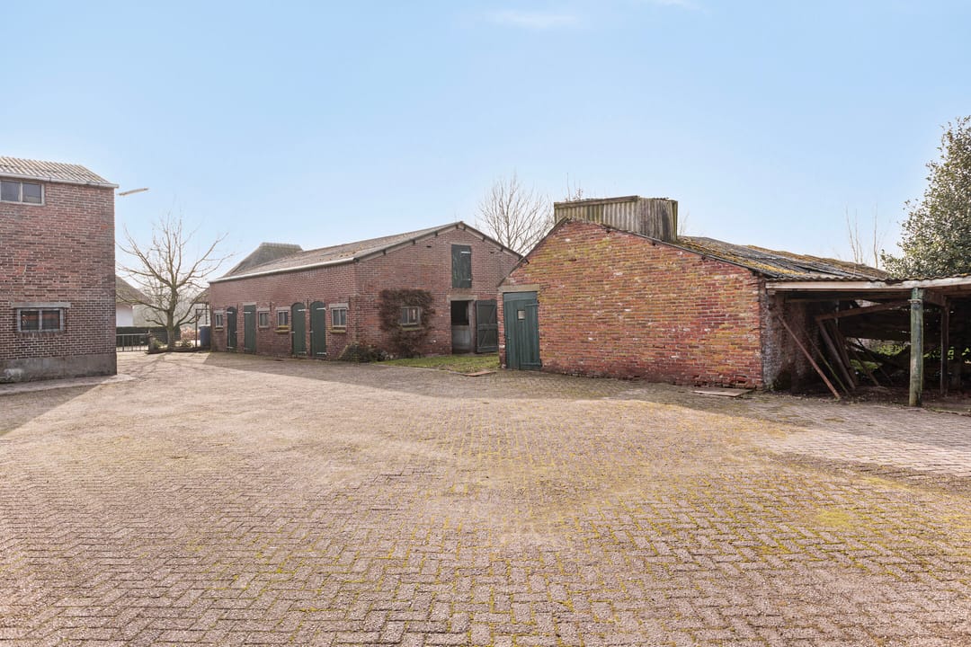 Photo 38 of Binnenveld 12