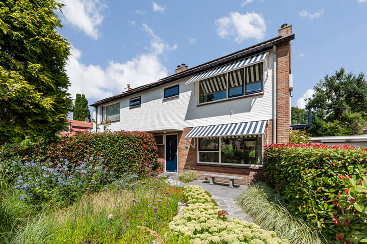 Foto 1 van de Postmeester 14