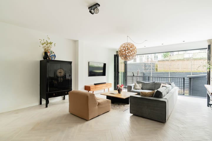 Photo 2 of Van Oldenbarneveldtstraat 53-H