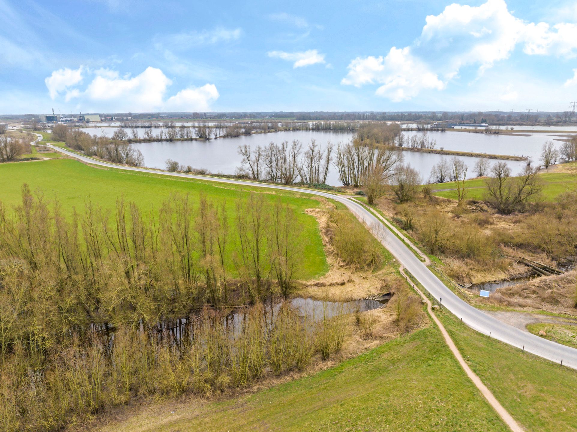 Photo 105 of Waalbandijk 72-A