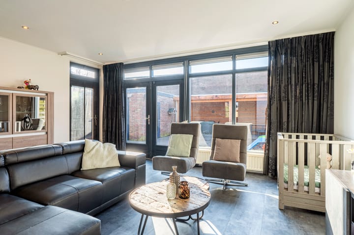 Foto 15 van Spoorstraat 3