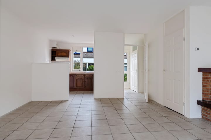 Foto 13 van Leeuwetand 83