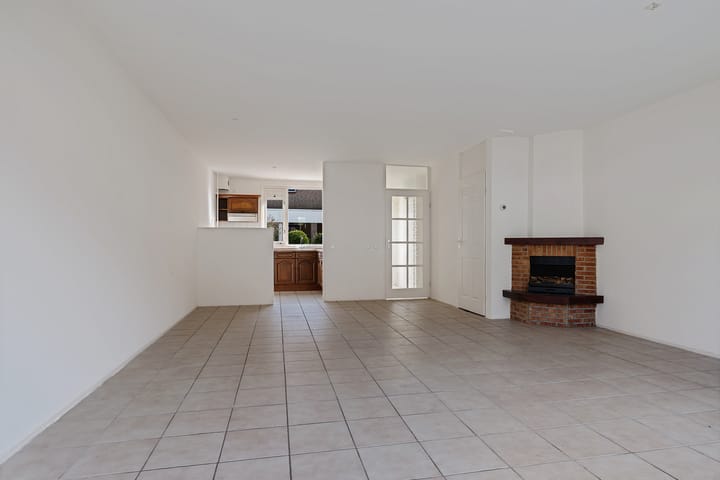 Foto 14 van Leeuwetand 83