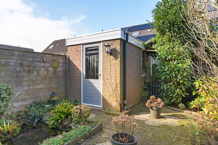 Foto 19 van Leeuwetand 83