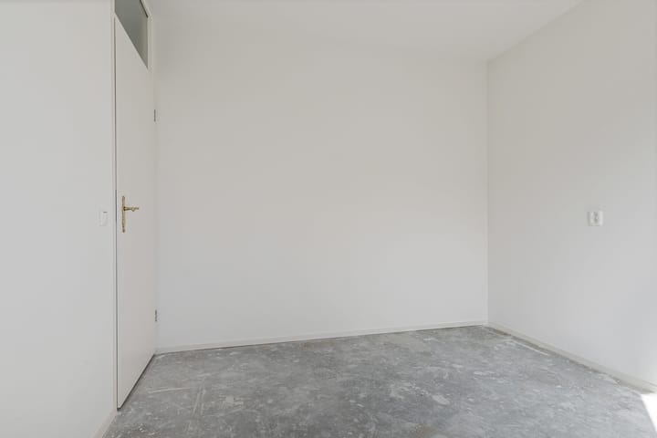 Foto 23 van Leeuwetand 83