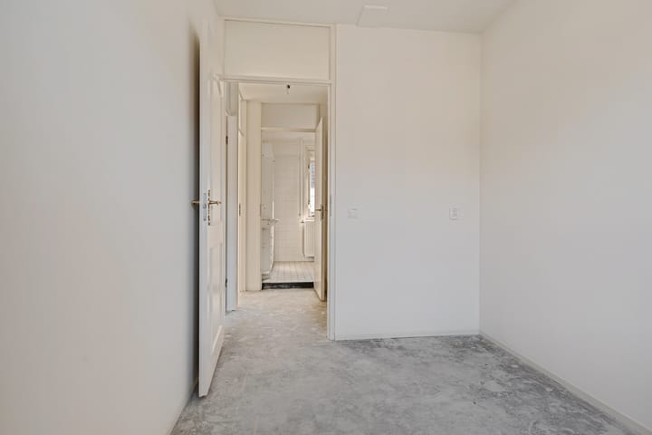 Foto 26 van Leeuwetand 83