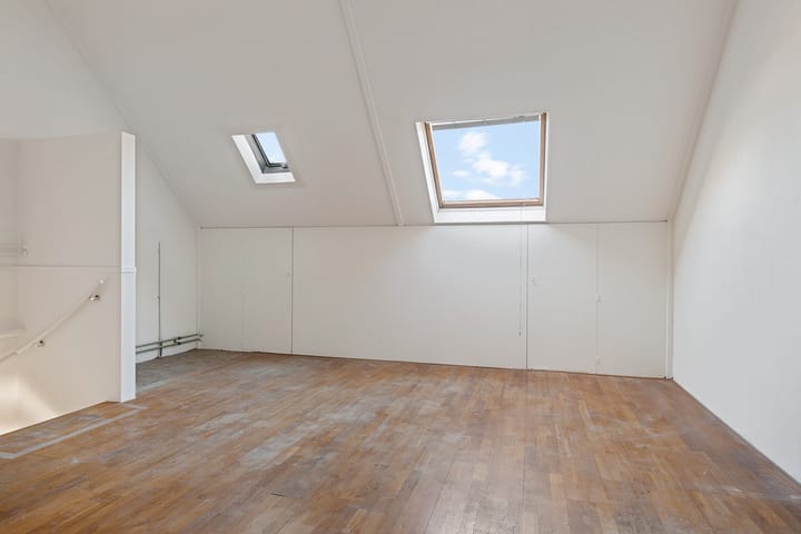 Foto 29 van Leeuwetand 83