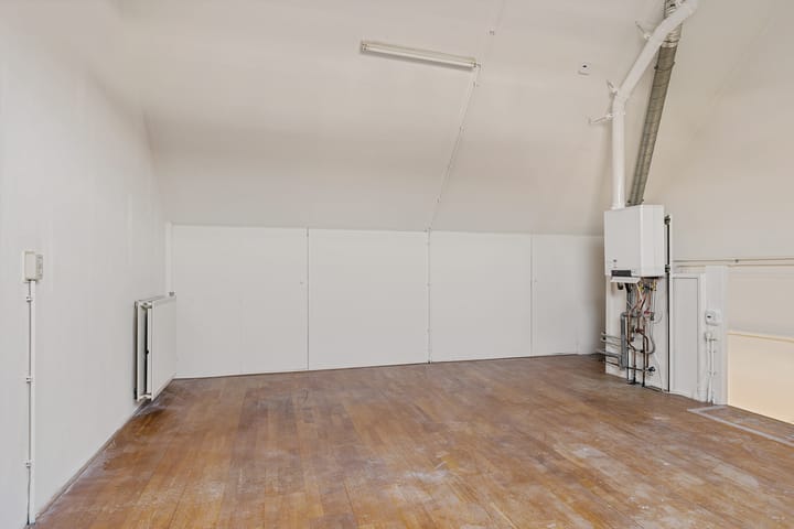 Foto 30 van Leeuwetand 83