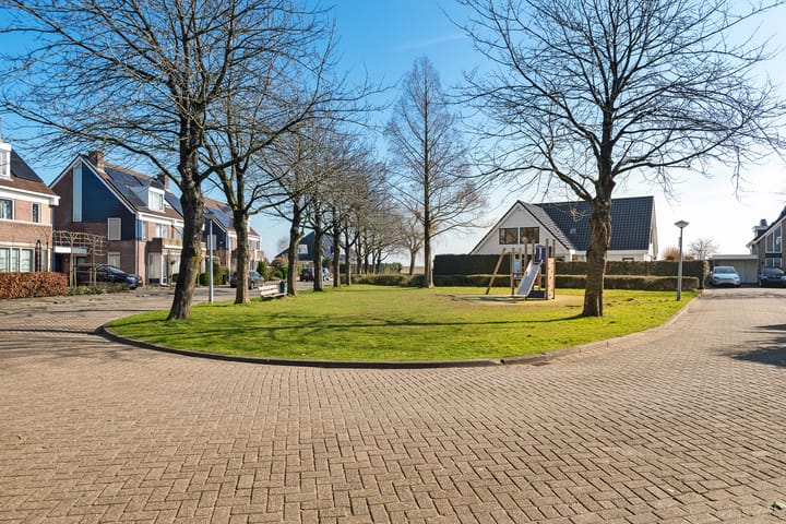 Foto 33 van Leeuwetand 83