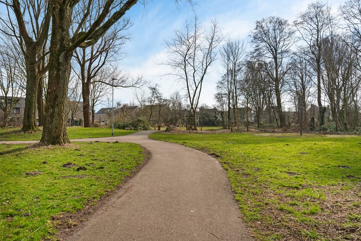 Foto 39 van Leeuwetand 83