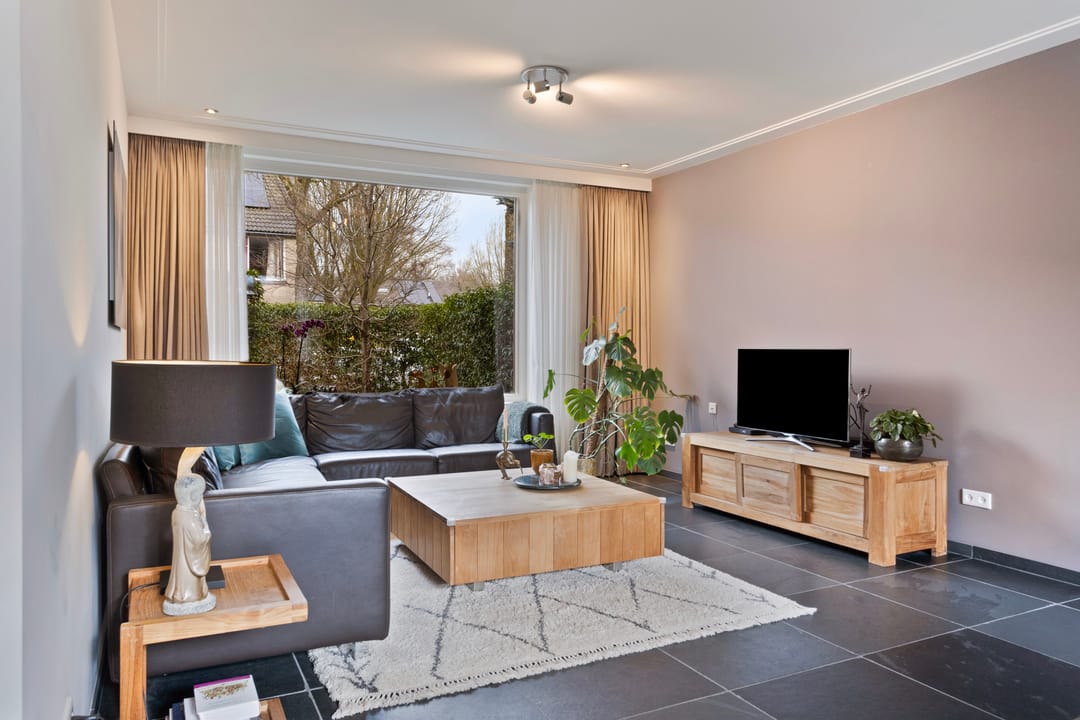 Photo 2 of Wolvespoor 13